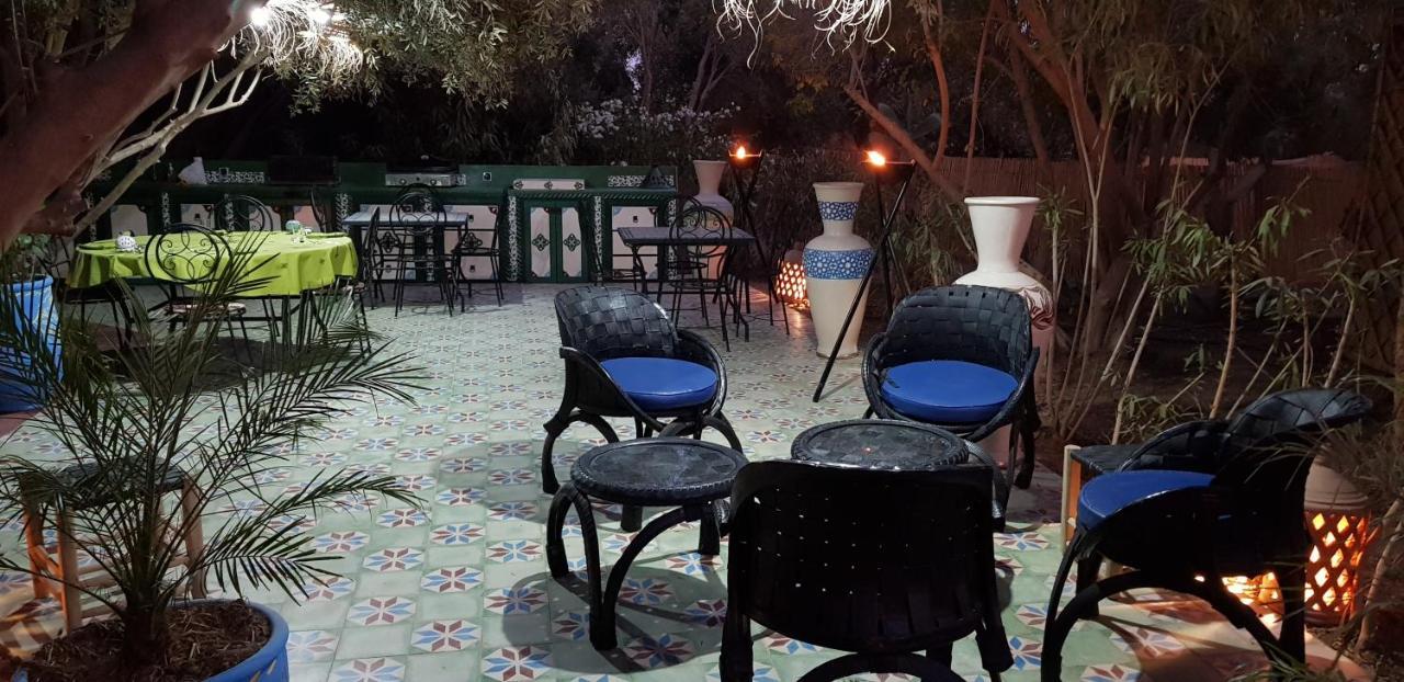 לינה וארוחת בוקר טרודאנט Les Trois Paons מראה חיצוני תמונה